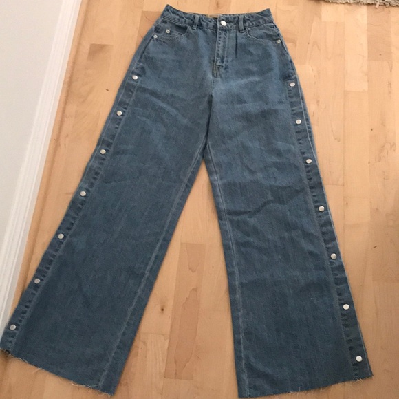 jeans that button on the side